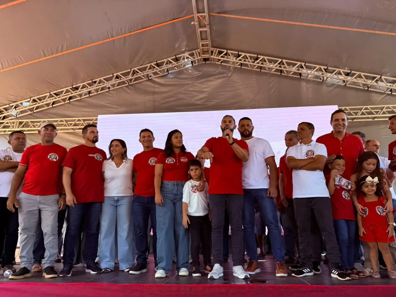 Multidão e lideranças do Mato Grande reafirmam apoio a Cadu de Lula em Pedra Grande