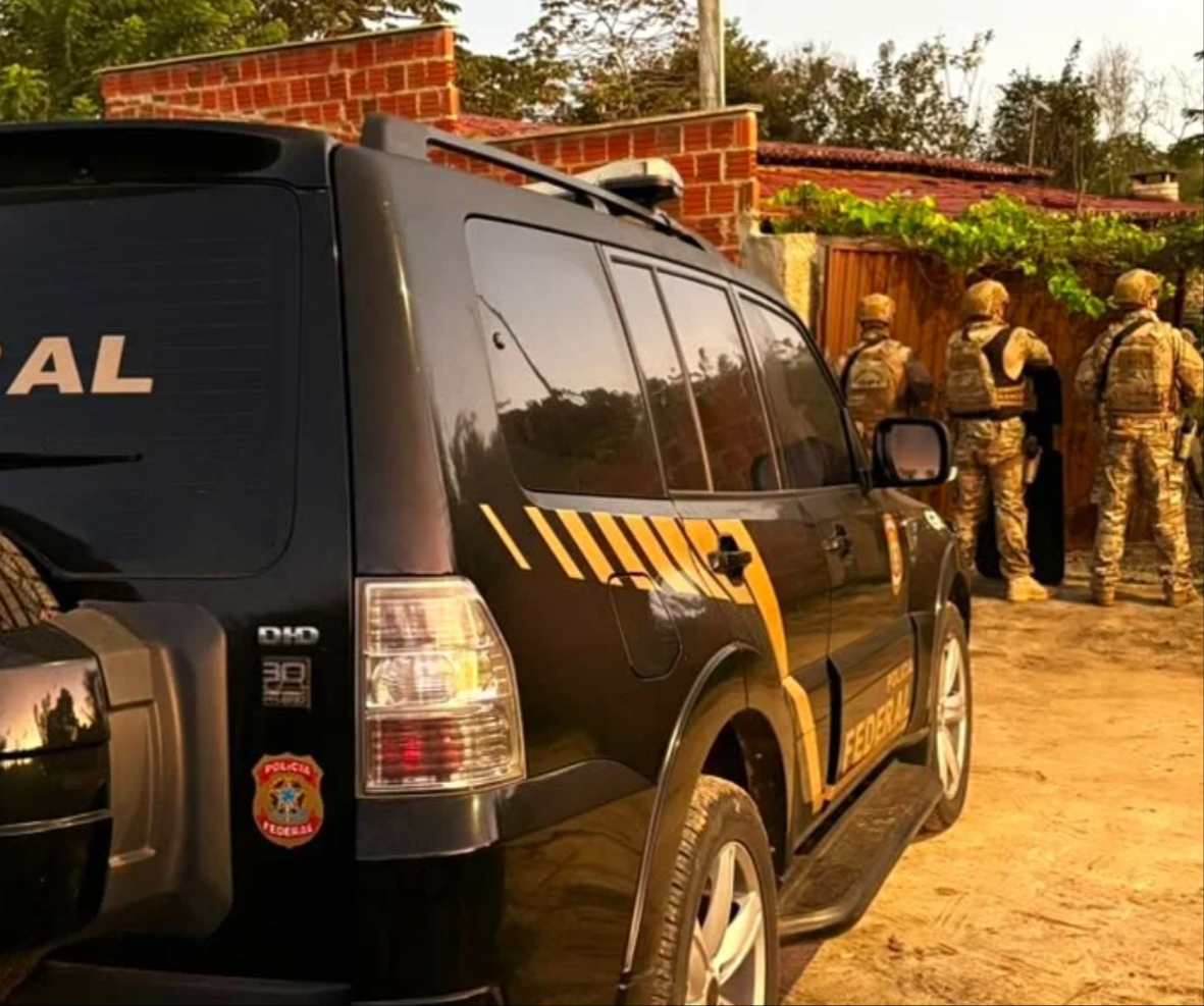 Operação da PF contra tráfico e lavagem apreende veículo blindado e prende cinco no RN